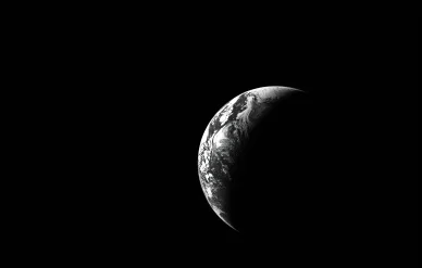 Mission Artemis II, Terre en croissant dans l’espace.