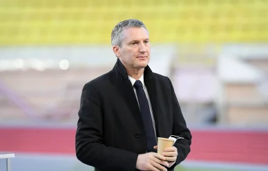 Le président du LOSC au bord du terrain — gouvernance du Lille Olympique Sporting Club.