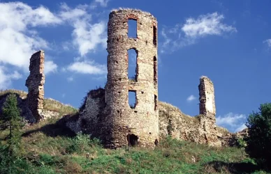 Zrúcaniny hradu Plaveč hrad