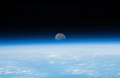 Mission Artemis II, nouvelle photo de la Lune au-dessus de la Terre.