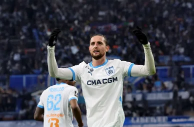Adrien Rabiot sur le terrain avec l’OM. Adrien Rabiot évoluant avec l’Olympique de Marseille.