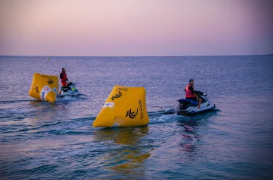 Olympic Nice Natation : parcours en eau libre. Bouées de natation en mer – ONN.