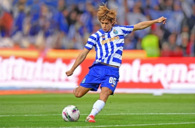 Rodrigo Mora marca um golo