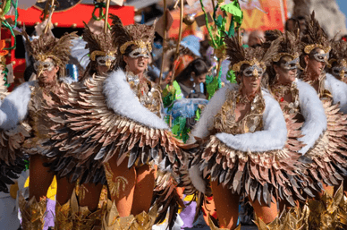 Trajes tradicionais e modernos no Carnaval de Sesimbra
