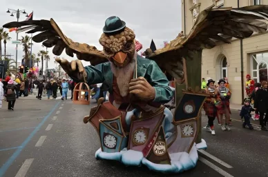 Maschere isolate Carnevale di Viareggio 2025