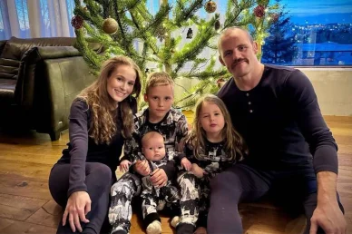 Gunnar Nelson with family Gunnar Nelson, Fransiska Björk Hinriksdóttir