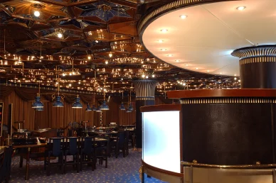 كازينو سميراميس: تجربة لعب فاخرة وحصرية في قلب القاهرة كازينو سميراميس (Casino Semiramis): صالة ألعاب فاخرة تتميز بتصميم كلاسيكي وطاولات لعب متنوعة.