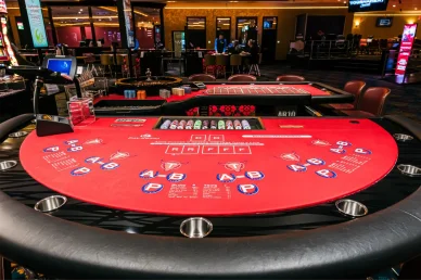 Pokerový stůl v Palasino Excalibur City Pokerový stůl