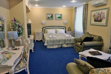 Україна (готель, Рівне)