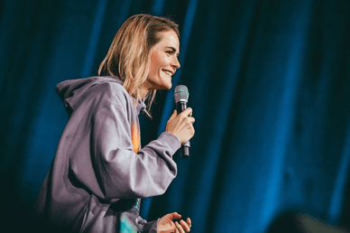 Hazel Brugger - der Schweizer Star