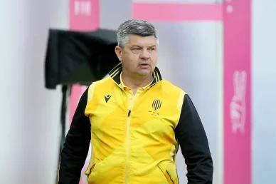 Віталій Пономарьов: тренер ФК «ЛНЗ», червень 2025 року Віталій Пономарьов