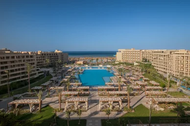 فندق جاز شرم دريمز (Jaz Sharm Dreams): استمتع بعطلة مثالية مع إطلالة بانورامية فندق جاز شرم دريمز (Jaz Sharm Dreams): منتجع سياحي يضم مسبحاً واسعاً وإطلالة بحرية.