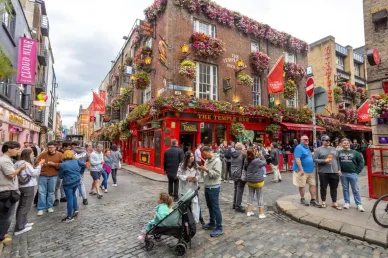 Street scene in central Dublin with historic buildings and pedestrians