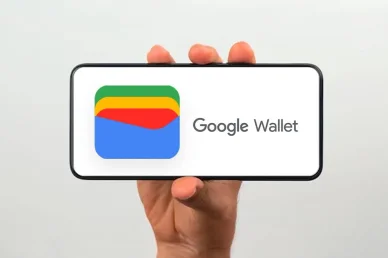 تطبيق محفظة جوجل شعار محفظة جوجل على شاشة هاتف ذكي بشكل أفقي