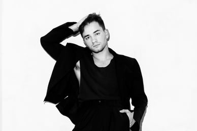 Дизайнер Іван Фролов