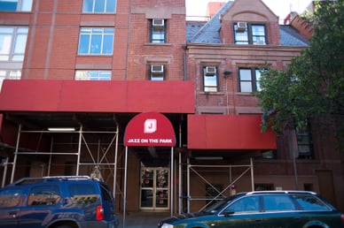 Jazz on The Park Hostel