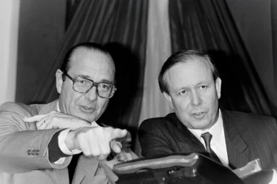 Jean-Claude Gaudin aux côtés de Jacques Chirac lors d’un échange politique officiel.