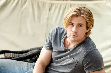 Chris Hemsworth giovane
