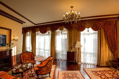 Нобіліс, Львів