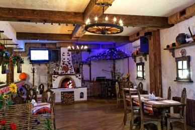 Білий дворик