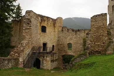 Likava hrad Zrúcaniny hradu Likava