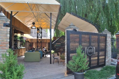 Ресторан "Двір" у Рівному