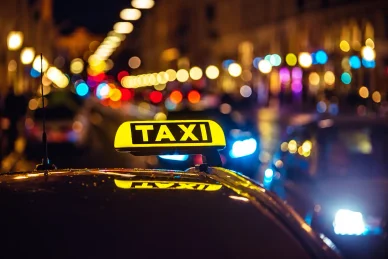 Πώς λειτουργούν οι υπηρεσίες ταξί στην Ελλάδα