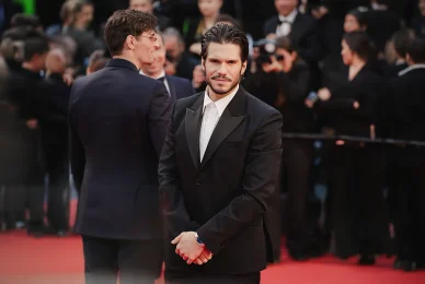François Civil sur le tapis rouge.