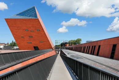 Siedziba MIIWŚ Siedziba Muzeum II Wojny Światowej w Gdańsku