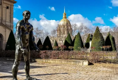 Sculpture en plein air dans les jardins du Musée Rodin Paris.
