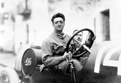 Enzo Ferrari e Alfa Romeo Enzo Ferrari alla guida di Alfa Romeo