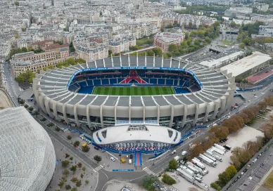 Vue aérienne du stade Parc des Princes, domicile du PSG.