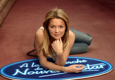 Virginie Efira animatrice Nouvelle Star photo archive. Virginie Efira Nouvelle Star émission télévision 2003.