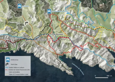 Carte de randonnée de la Calanque de Sormiou. Carte des sentiers et des accès à la Calanque de Sormiou dans le Parc National des Calanques.