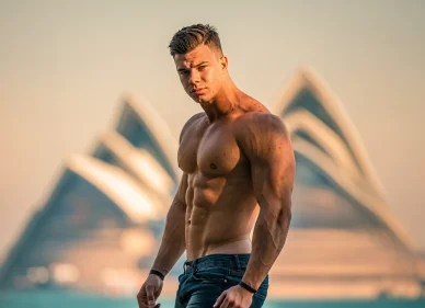 Adrien Laurent devant l’Opéra de Sydney. Adrien Laurent sportif à Sydney.