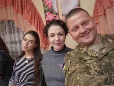 Залужний з дружиною та донькою