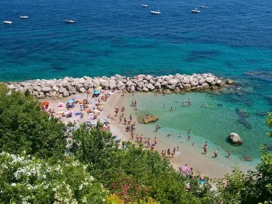 Una delle spiagge di Capri Spiagge di Capri