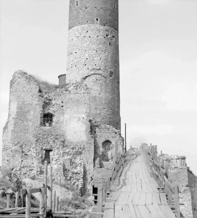 Zamek w Chęcinach w latach 1960–1961