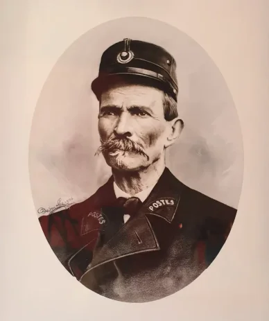 Portrait de Ferdinand Cheval, l’homme derrière le Palais idéal. Portrait du facteur Ferdinand Cheval, créateur du Palais idéal.