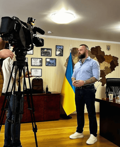Іван Рудий у своєму робочому кабінеті Іван Рудий у своєму кабінеті