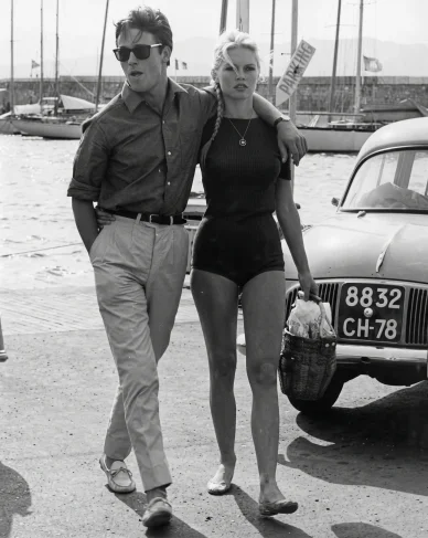 Brigitte Bardot avec Jacques Charrier en 1968. Brigitte Bardot et Jacques Charrier à Saint-Tropez.