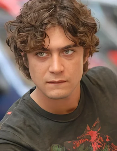 Riccardo Scamarcio all'inizio della carriera Riccardo Scamarcio da giovane