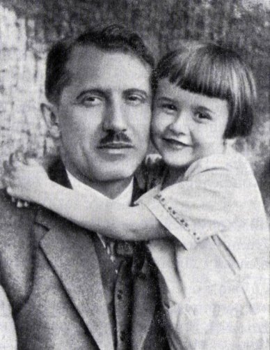 Лідер ОУН Євген Коновалець з сином Юрком