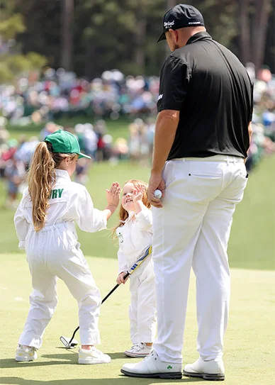 Shane Lowry with his daughters