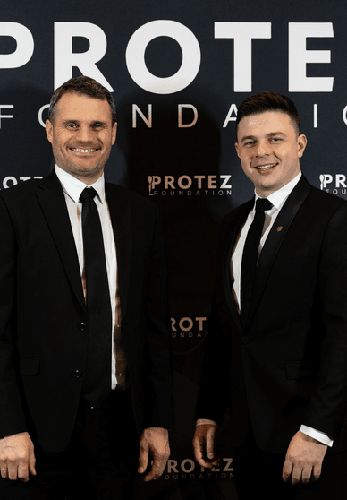 Співзасновники Protez Foundation Яків Градинар та Юрій Арошідзе Яків Градинар та Юрій Арошідзе