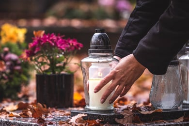 Wann und wie man den Volkstrauertag und den Totensonntag feiert
