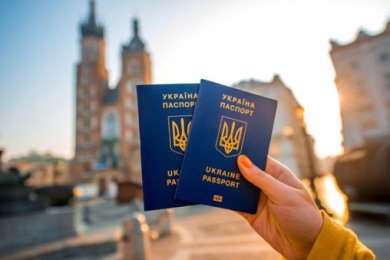 Виїзд чоловіків за кордон під час війни