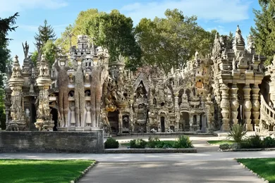 Palais idéal du facteur Cheval