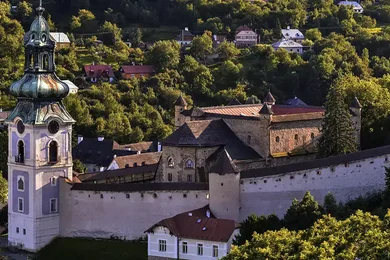 Hrady a zámky na Slovensku