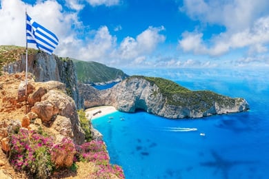 Τα 5 καλύτερα beach bars στην Ελλάδα